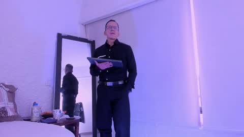 _axelking_ online show from February 7, 11:57 am