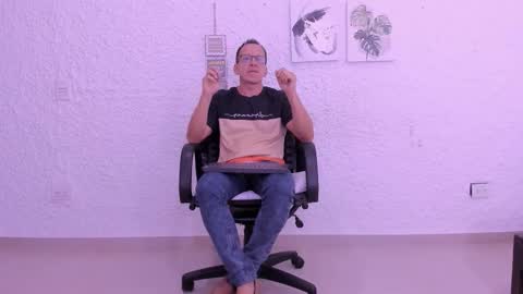 _axelking_ online show from February 16, 11:41 am