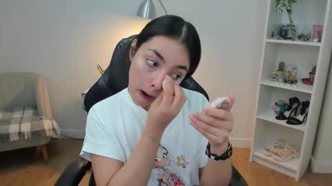 Bella Evans online show from February 24, 5:54 am