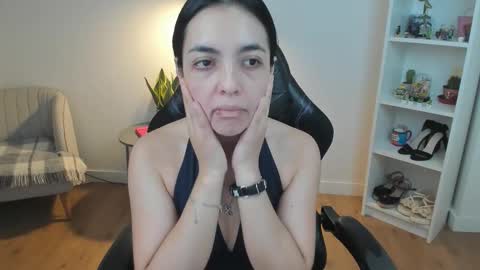 Bella Evans online show from March 17, 5:56 am