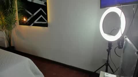 Candy online show from November 5, 5:59 pm