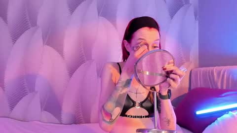 Christina Chris online show from March 10, 5:33 am