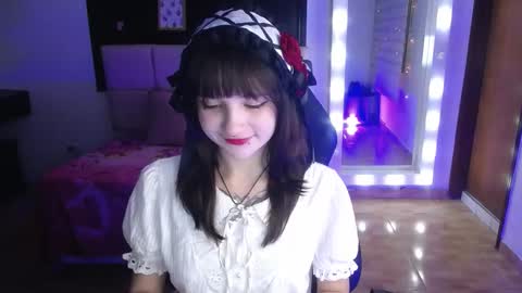 _charlotte_collins_ online show from November 28, 2:46 pm