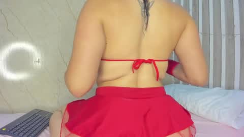 Chloe Collins online show from May 25, 11:49 am