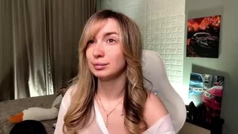 _crystal_moon_1 online show from April 14, 4:21 pm