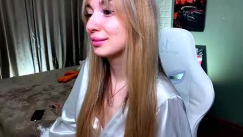 _crystal_moon_1 online show from February 16, 12:09 am