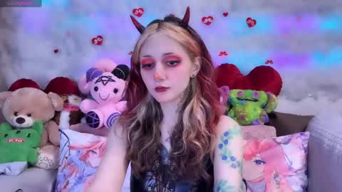 Kate online show from April 18, 7:07 pm