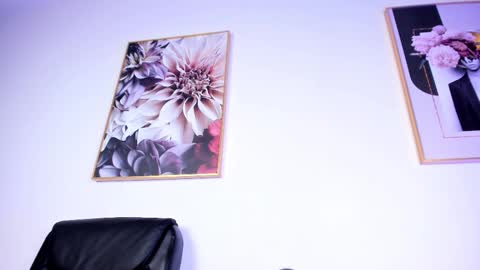 Abril online show from March 1, 6:01 pm