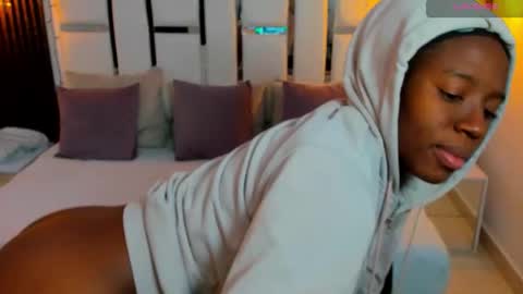 Emma online show from December 15, 2:02 pm