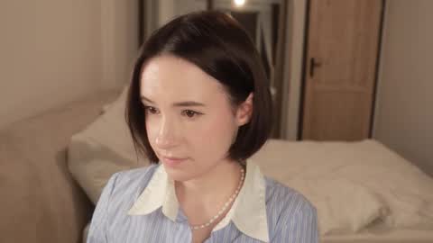 Essie  online show from March 25, 7:20 pm