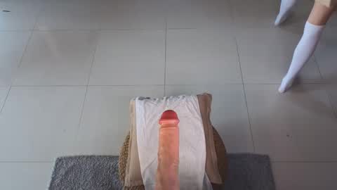 Lola 3  online show from November 24, 3:05 am