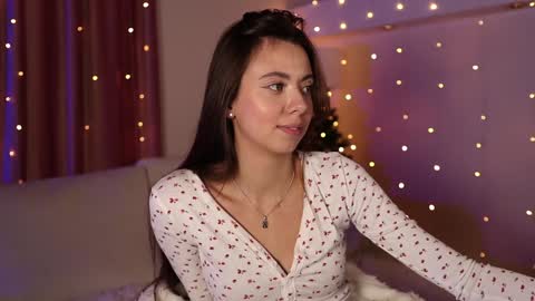 Snapshot of _fluffybunny_ chatting on December 18, 9:36 am Goldy Grace online show from December 18, 9:36 am