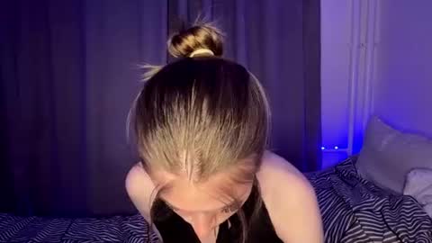 Kaithie and Jessie online show from July 26, 7:22 pm
