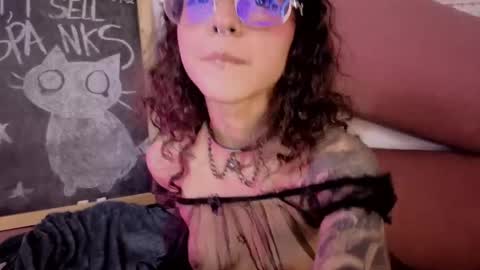 Gaia online show from April 14, 5:00 am