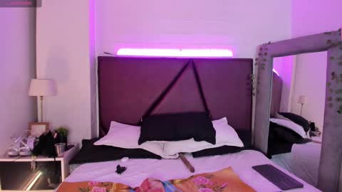 Isa online show from February 24, 6:47 pm