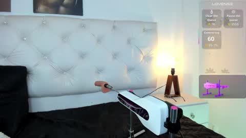 Jasmine online show from October 6, 9:21 pm