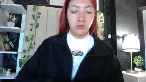 Mia online show from February 25, 12:49 pm