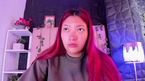 Mia online show from February 7, 12:19 pm