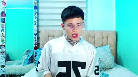 mod online show from February 10, 5:10 am