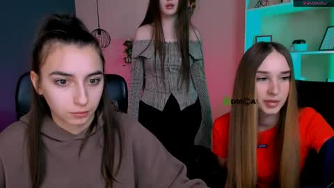 _kellykitten_ online show from March 17, 10:20 am