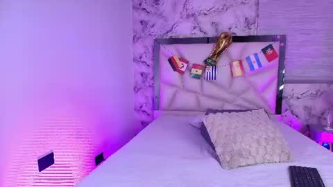 Kendall online show from July 2, 3:23 am