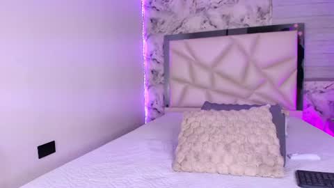 Kendall online show from July 17, 3:41 am