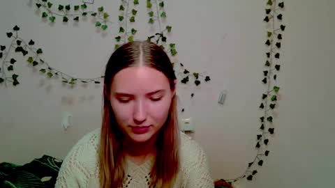 _kikiclark_ online show from November 15, 10:55 pm