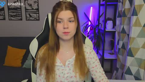 Snapshot of _kirieshka chatting on December 6, 1:49 pm Molly   Emily online show from December 6, 1:49 pm