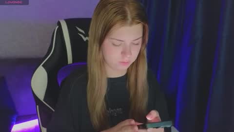 Snapshot of _kirieshka chatting on September 30, 5:23 pm Molly   Emily online show from September 30, 5:23 pm