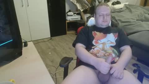 _kitsu_ online show from February 21, 3:26 pm