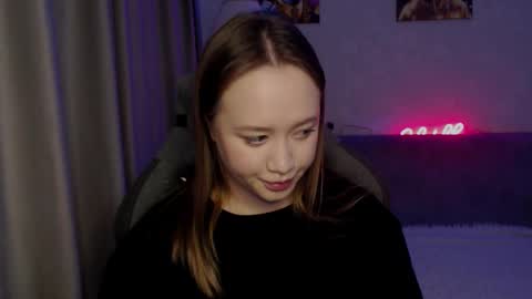 Snapshot of _lalune_ chatting on October 8, 12:00 pm _lalune_ online show from October 8, 12:00 pm