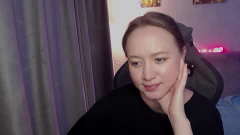 Snapshot of _lalune_ chatting on September 11, 11:55 am _lalune_ online show from September 11, 11:55 am