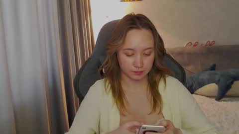 Snapshot of _lalune_ chatting on February 27, 5:07 am _lalune_ online show from February 27, 5:07 am