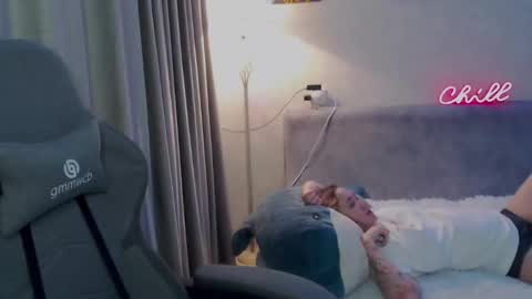 Snapshot of _lalune_ chatting on February 26, 10:47 pm _lalune_ online show from February 26, 10:47 pm