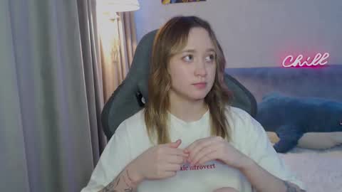 Snapshot of _lalune_ chatting on February 26, 7:42 pm _lalune_ online show from February 26, 7:42 pm