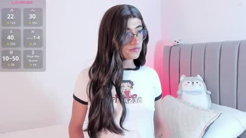 lara online show from November 10, 4:26 am