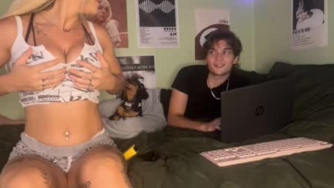 _leobaby69 online show from September 28, 10:52 pm