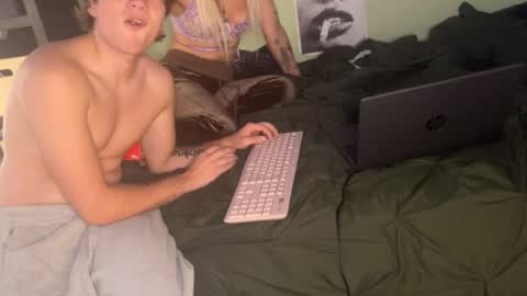 _leobaby69 online show from October 3, 1:15 am