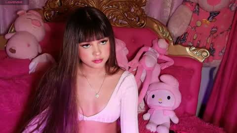 _little_glrl_ online show from October 1, 8:46 am