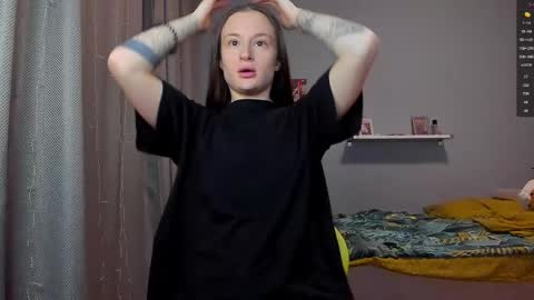 _lorra online show from February 13, 5:11 pm