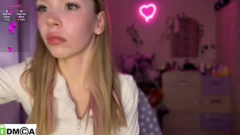 Snapshot of _love_me_again chatting on October 12, 9:38 pm Katie online show from October 12, 9:38 pm