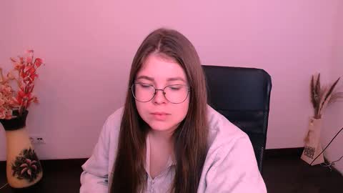 Snapshot of _lovely_mary chatting on October 16, 6:57 am Mary online show from October 16, 6:57 am