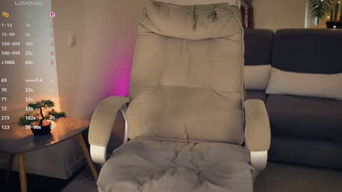 Melanie online show from October 18, 12:31 pm