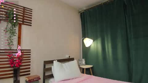 _lucystars online show from October 20, 2:22 pm