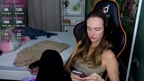 Lullaby online show from September 22, 3:27 pm