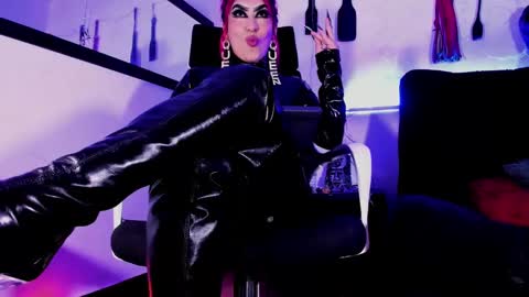 MISS LUNA online show from December 20, 5:04 am