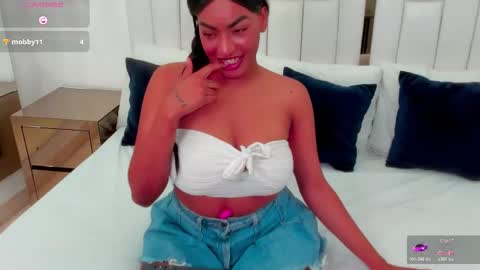 _luna_rossee_ online show from February 2, 10:06 pm