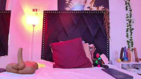 _marcela__ online show from February 28, 1:04 pm