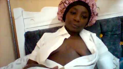 _maya_05 online show from April 5, 10:40 pm