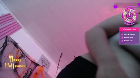  Mia  online show from October 31, 5:13 pm